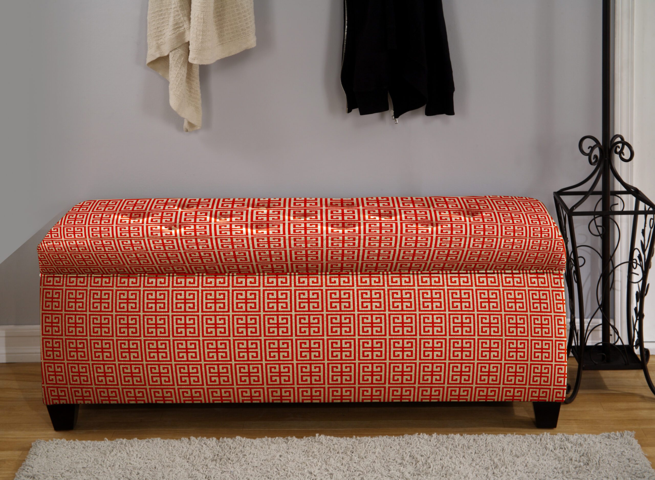 easy to close shoe storage bench